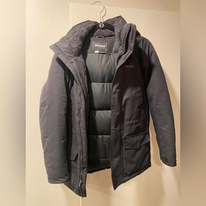 Boys Marmot 700 fill down jacket with hoody. Very warm. Black. Size XL.